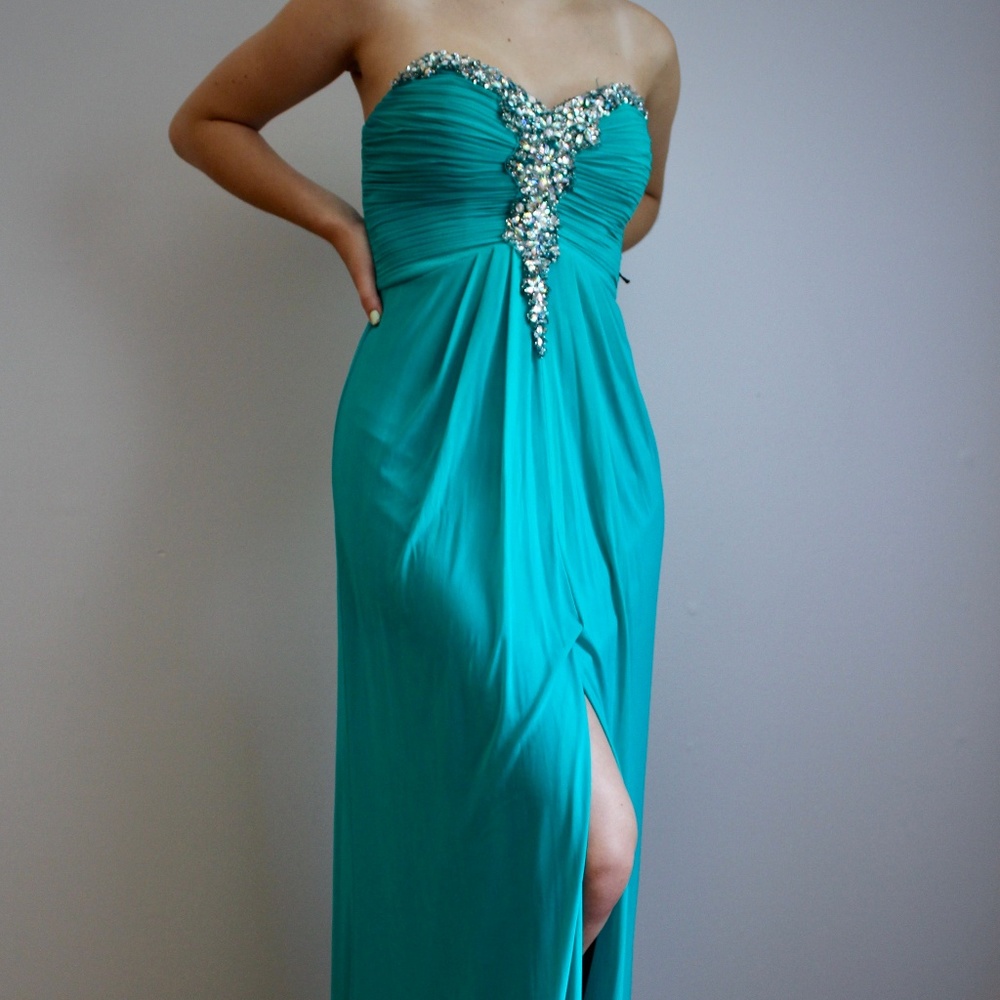 Prom dress/formal wear